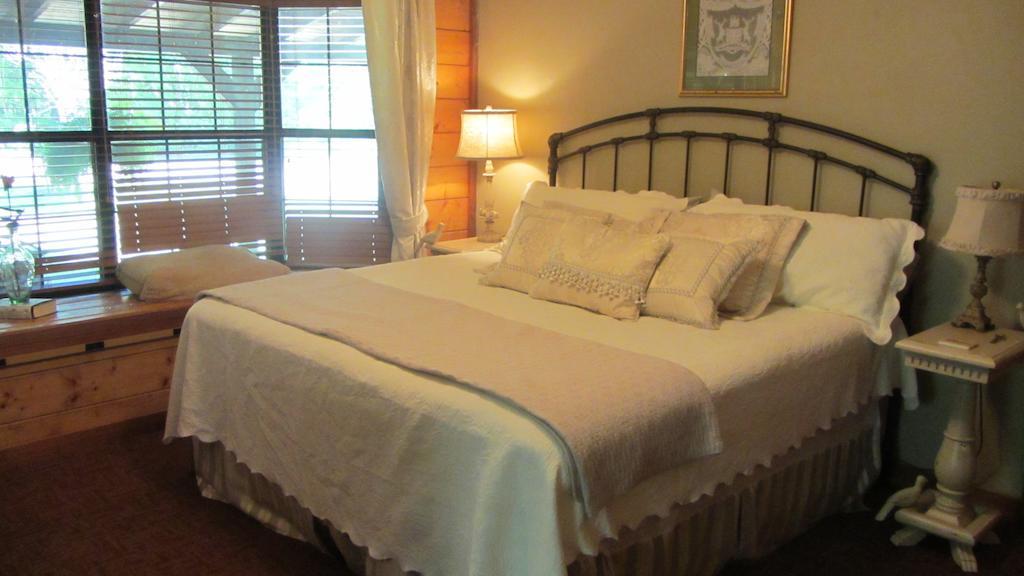 Red Caboose Farm Bed & Breakfast Magnolia Ruang foto